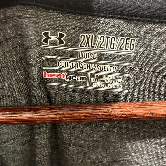 Under Armour 1/4 zip heat gear long sleeve shirt - Picture 5 of 7